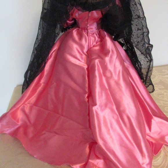 Dynasty Dolls "NICOLE" Porcelain Bisque doll - Picture 5 of 12